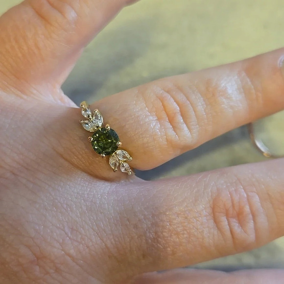 Womens zirconia rings New size 9 Lot SALE - Picture 12 of 12